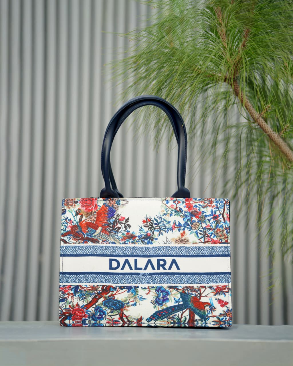 DALARA  PRINT TOTE BAG